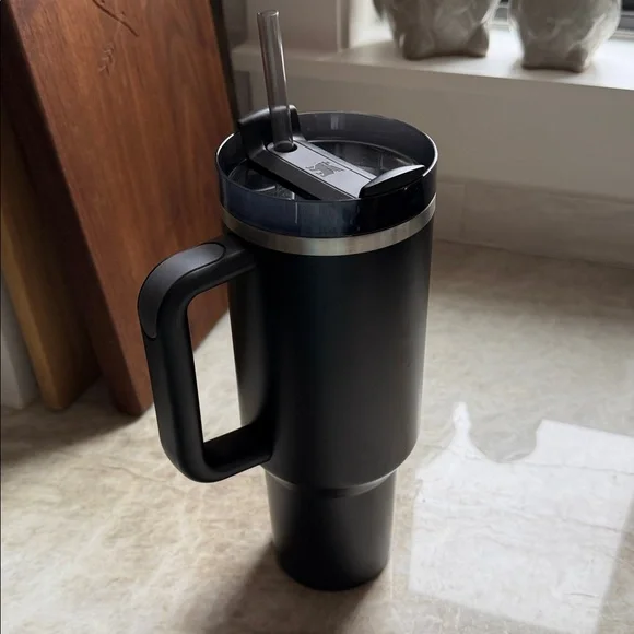 Stanley 40oz Quencher - Picture 2 of 5